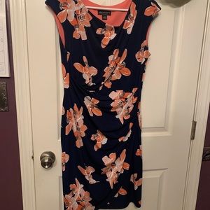 Nice floral dress size 10 petite connected apparel